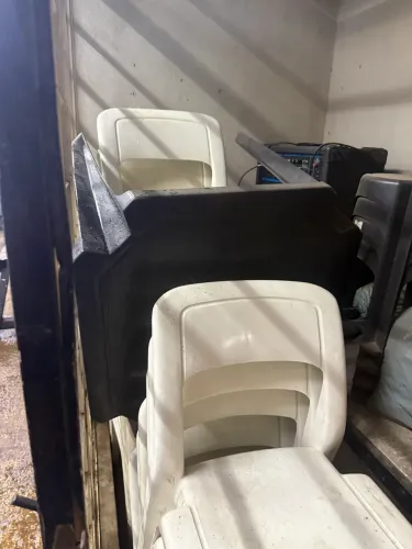 Cadeiras de plástico 