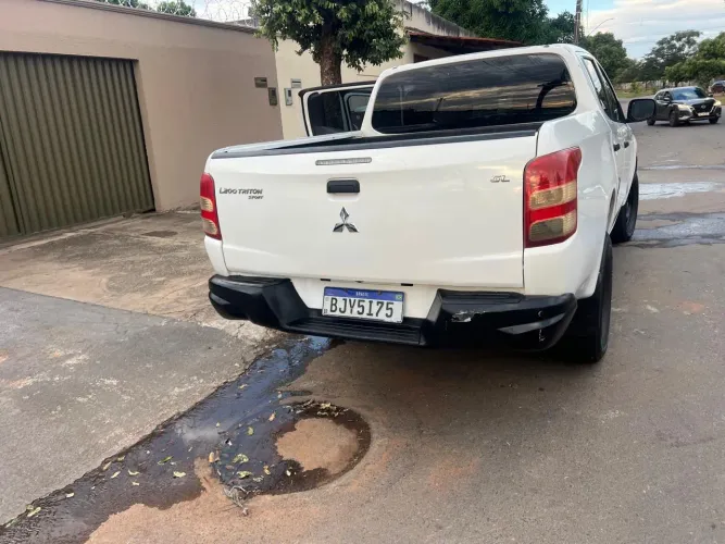 Mitsubishi L200 Triton Sport GLX 2.4 CD Diesel Mec. 2020