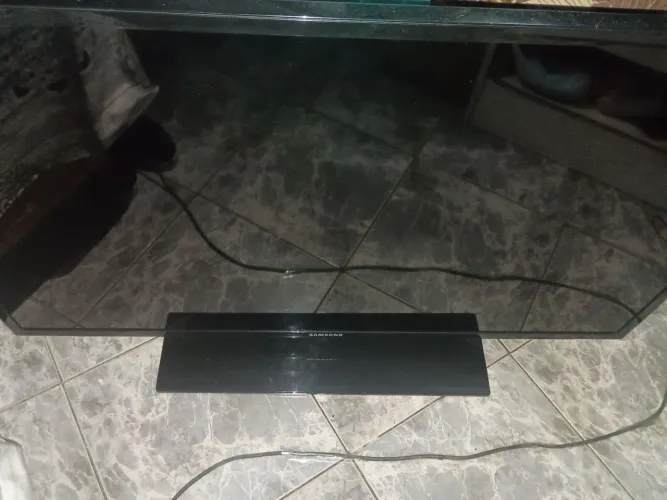 Tv Samsung 42 polegadas para tirar peças ou quem arruma aparelhos