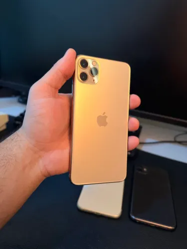 iPhone 11 Pro Max Gold
