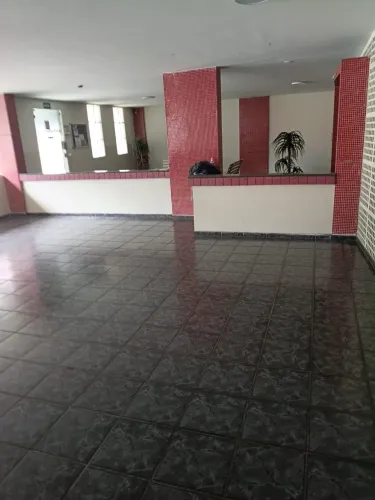 Belo Apartamento de 2 quartos grande em Bento Ferreira!