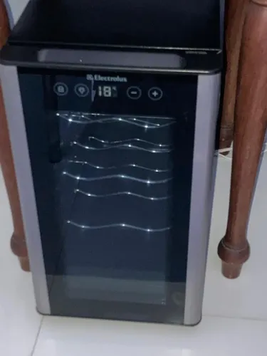 Adega Electrolux - 08 garrafas