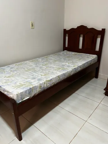 Cama de solteiro madeira muiracatiara