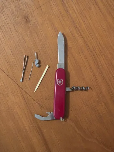 Canivete Victorinox Waiter + Ferramenta extra