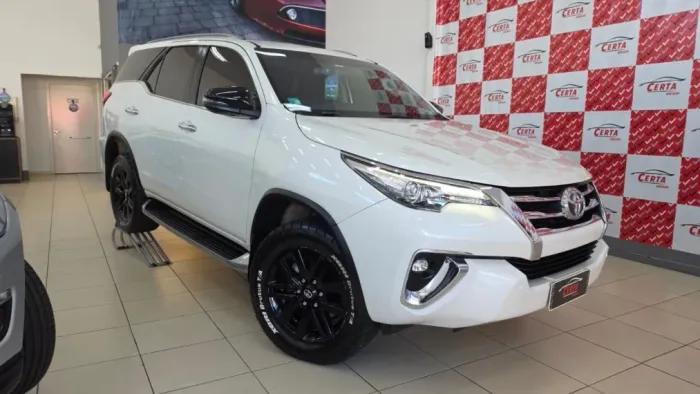 Toyota Hilux SW4 SRX 4X4 2.8 TDI 16V Dies. Aut. 2019