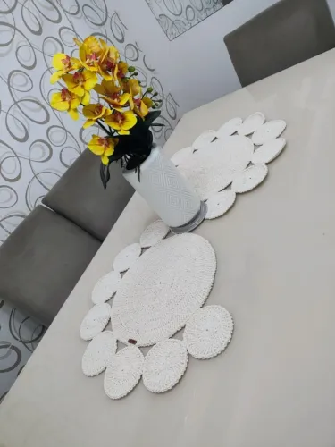 Caminho de mesa flores