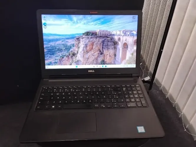 Notebook Dell Inspiron15 i3 6° gen  8gb ram SSD 240gb