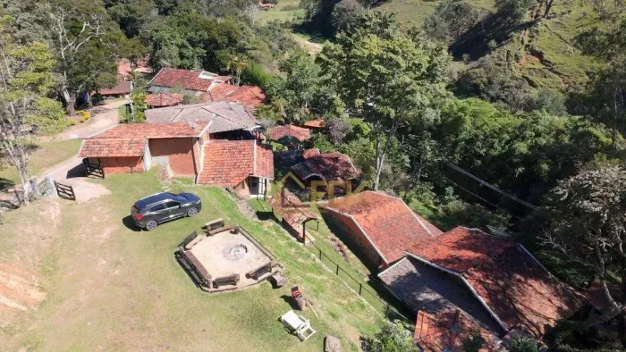 Pousada com 18 dormitórios à venda, 3000 m² por R$ 4.900.000,00 - Tamandaré - Guaratinguet