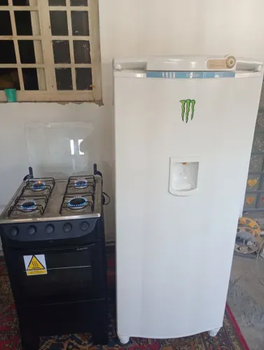 Geladeira Consul Degelo e Fogão Elétrico. Entrego