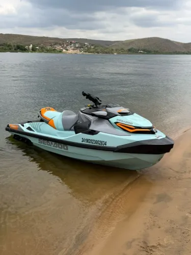 JET SKI WAKE PRO 230 COM SOM E CARROCINHA