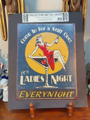 Placa Decorativa em Metal Ladies Night