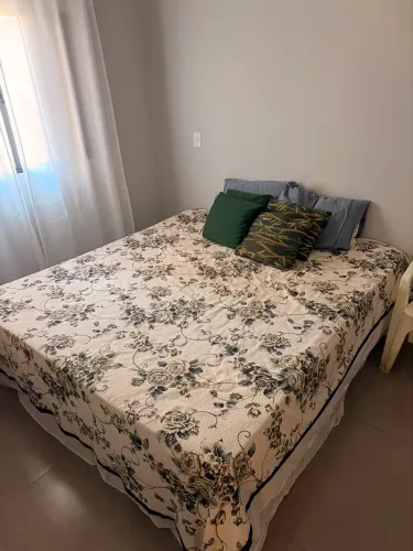 VENDE-SE CAMA KING SIZE COM COLCHÃO