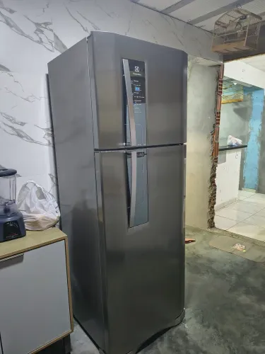 Vendo geladeira Eletrolux 