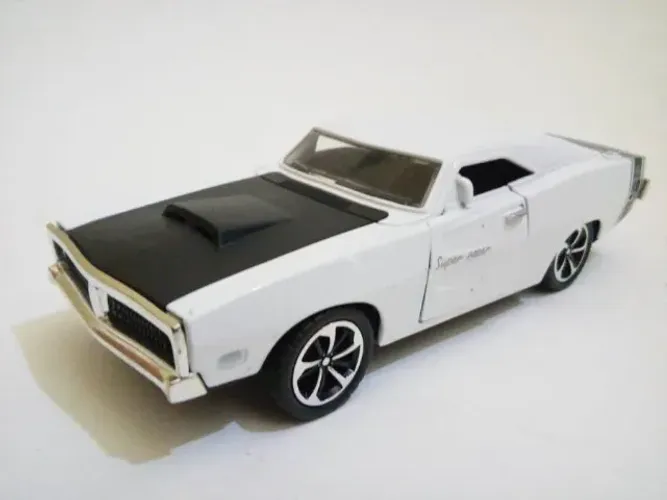 Miniatura Ford Maverick para colecionadores