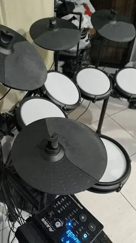 Bateria Alesis Nitro Max