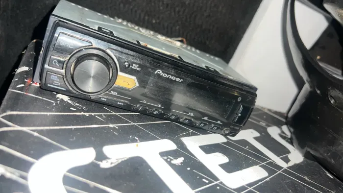 Rádio Pionner com via Bluetooth