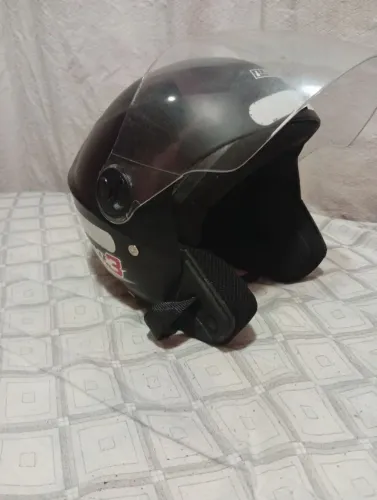 Capacete
