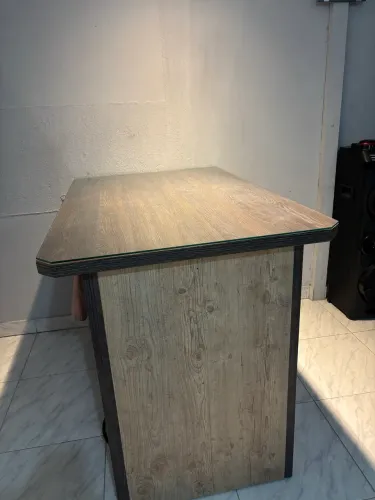 Bancada com vidro + banqueta de brinde
