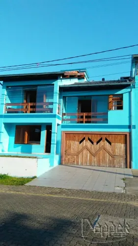 Casa em condomínio à venda no bairro Rincão com 230m² e 3 dormitórios/quartos