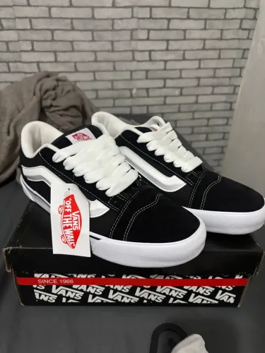 Tênis Vans KNU
