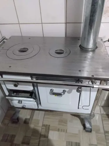 Vende-se Fogão a Lenha - Usado