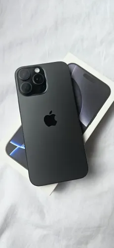 Iphone 16 Pro Max 256 5 meses de uso