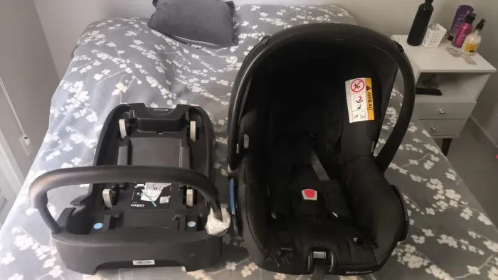 Bebê conforto e base da marca Maxi Cosi