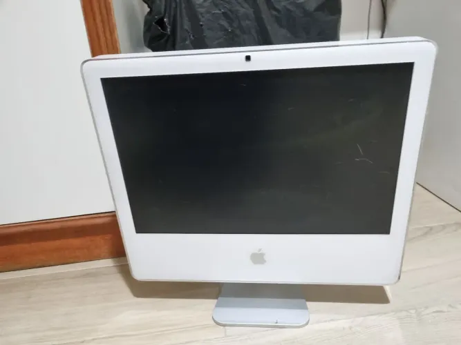 Computador Apple antigo