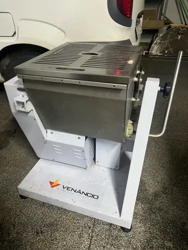 Amassadeira semi rápida 25kg Venâncio