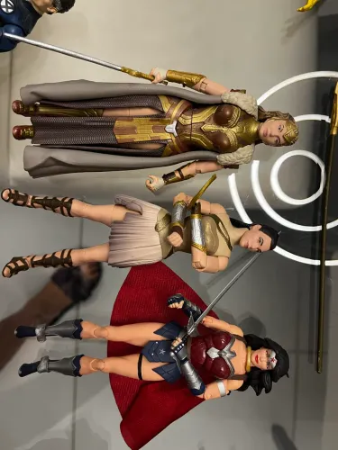 Lote figures mulher maravilha wonder woman hyppolita