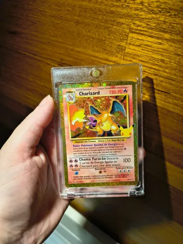 Charizard 30 anos Pokémon
