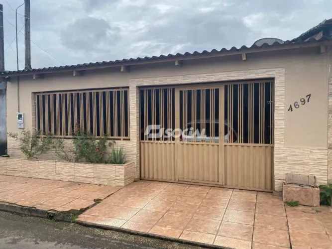 Casa com 2 dormitórios à venda, 160 m² por R$ 300.000,00 - Floresta - Porto Velho/RO