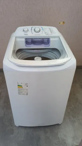 Vendo Máquina de lavar Electrolux 12 kg 127v em perfeito estado de conservação.
