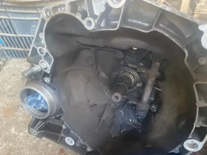 VENDO CAIXA DE MARCHA STRADA 2014
