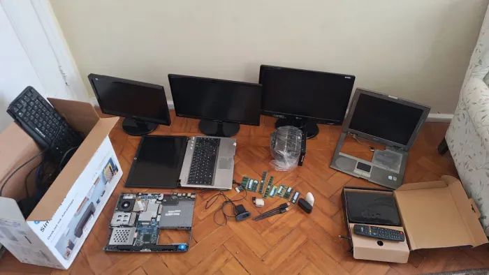 Lote de Informática e Eletrônicos - Para Peças, Reparo ou Sucata