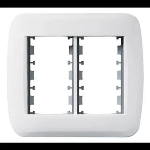 Kit com 45 unidades de Placa + Bastidor 4x4, linha clássica da marca Pezzi na cor branca.