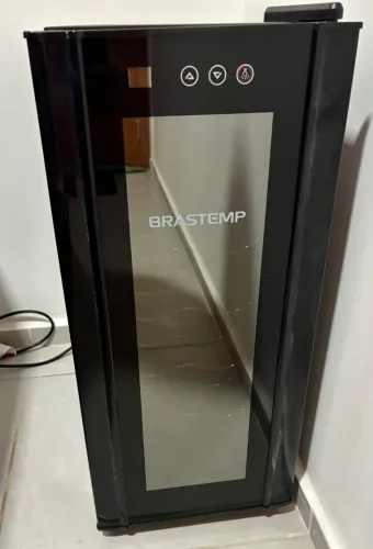 Vende-se Adega Climatizada Brastemp 33l