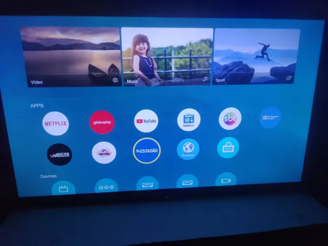 Vendo Tv Panasonic smart tá funcionando tudo vai com controle faço teste