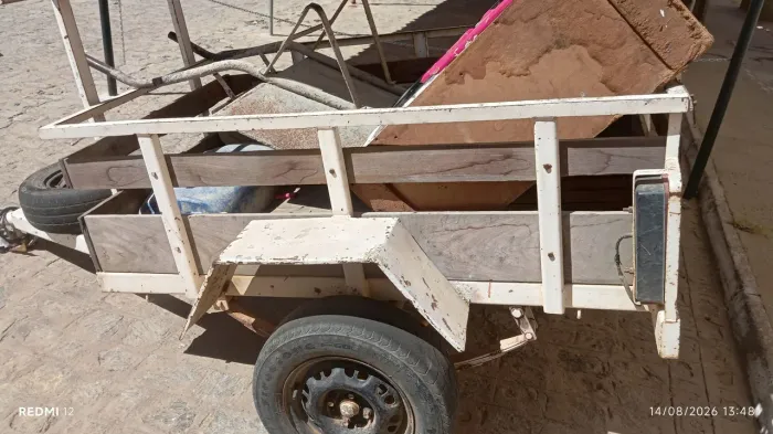 Vendo reboque emplacado