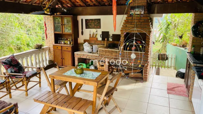 Casa com 2 quartos à venda, 180 m² por R$ 800.000 - Bairro Instituto do Álcool - Guararema