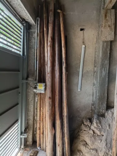 Vendo Pontaletes de Eucalipto...10,00 a unidade 