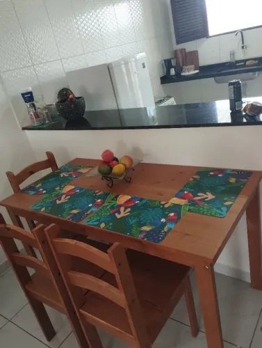 Mesa com 6 cadeiras
