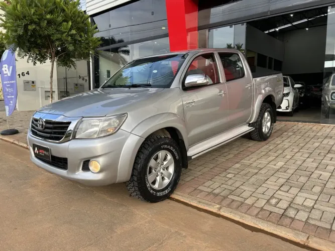 Toyota Hilux CD SRV 4X4 2.7 Flex 16V Aut. 2013