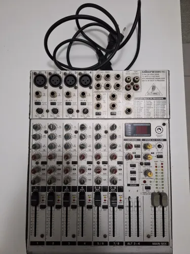 Kit som profissional - mesa Behringer + pedestal + cabos + outros