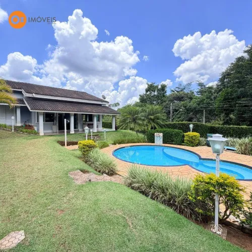 Casa em Condomínio em Ibiúna com Piscina Aquecida, Hidro e Lazer Completo