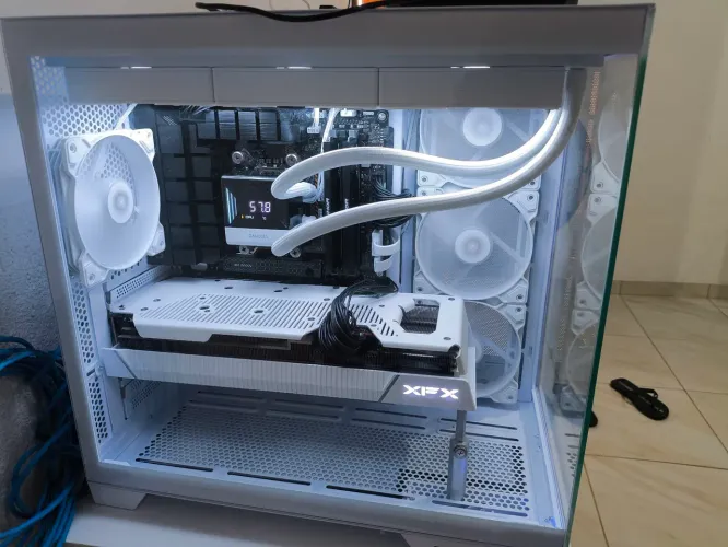 ? PC Gamer High End - Ryzen 7 7800X3D + RX 7800 XT 16GB ?