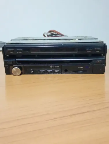 DVD automotivo Cyber 510 reparo ou retirada de peças