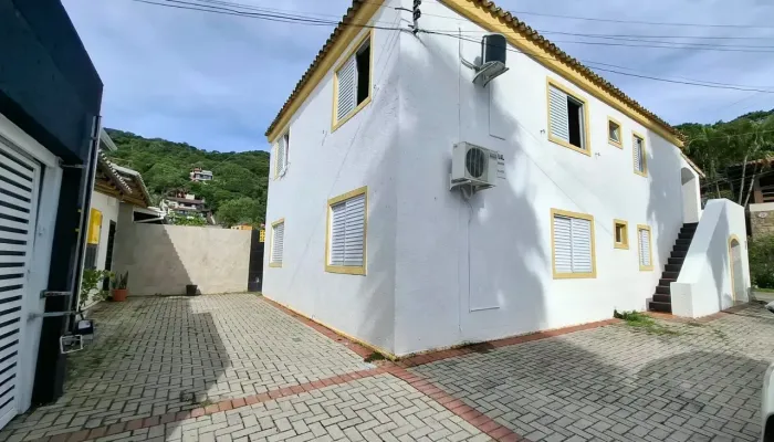 Imóvel para venda possui 412 metros quadrados com 6 quartos em Ponta das Canas - Florianóp