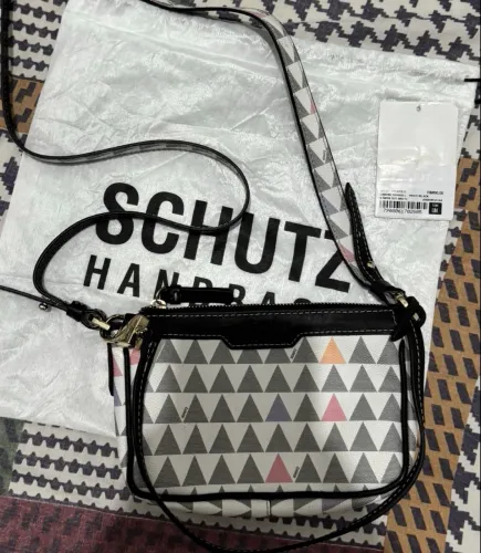 bolsa Schutz tiracolo triangle branca