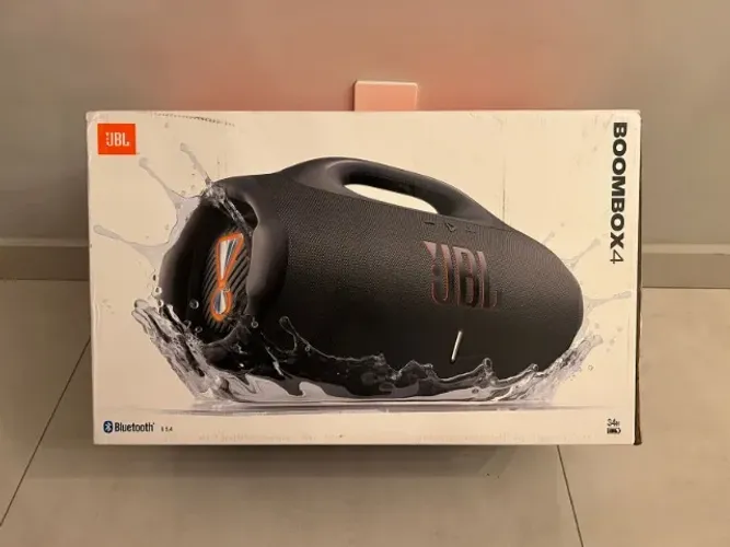 Caixa de som JBL boombox 4 bivolt